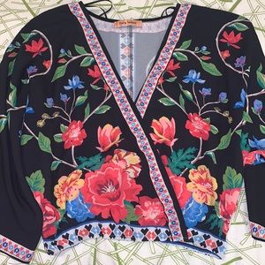 Floral blouse, crop top fit